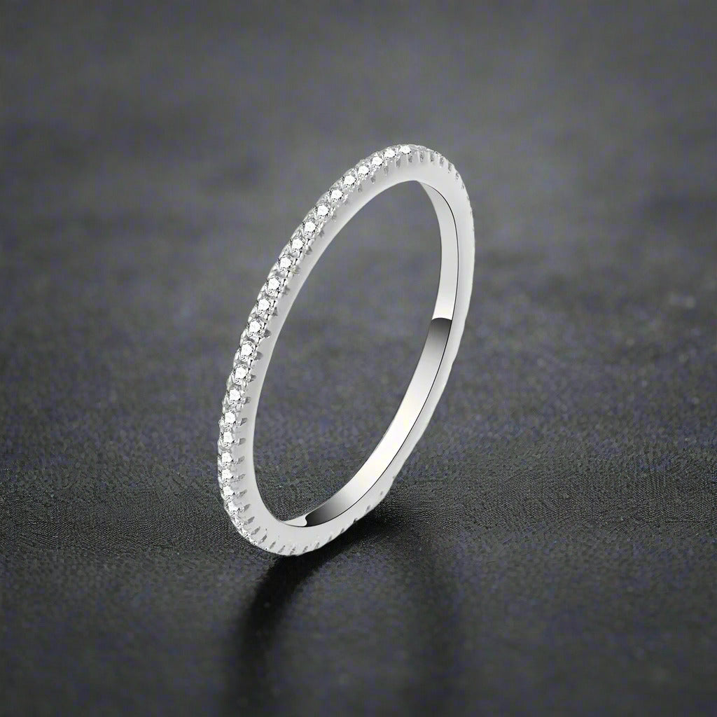 Finest Précieuse™ Pavé Band