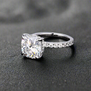 5.0 Cushion With Halo & Pavé