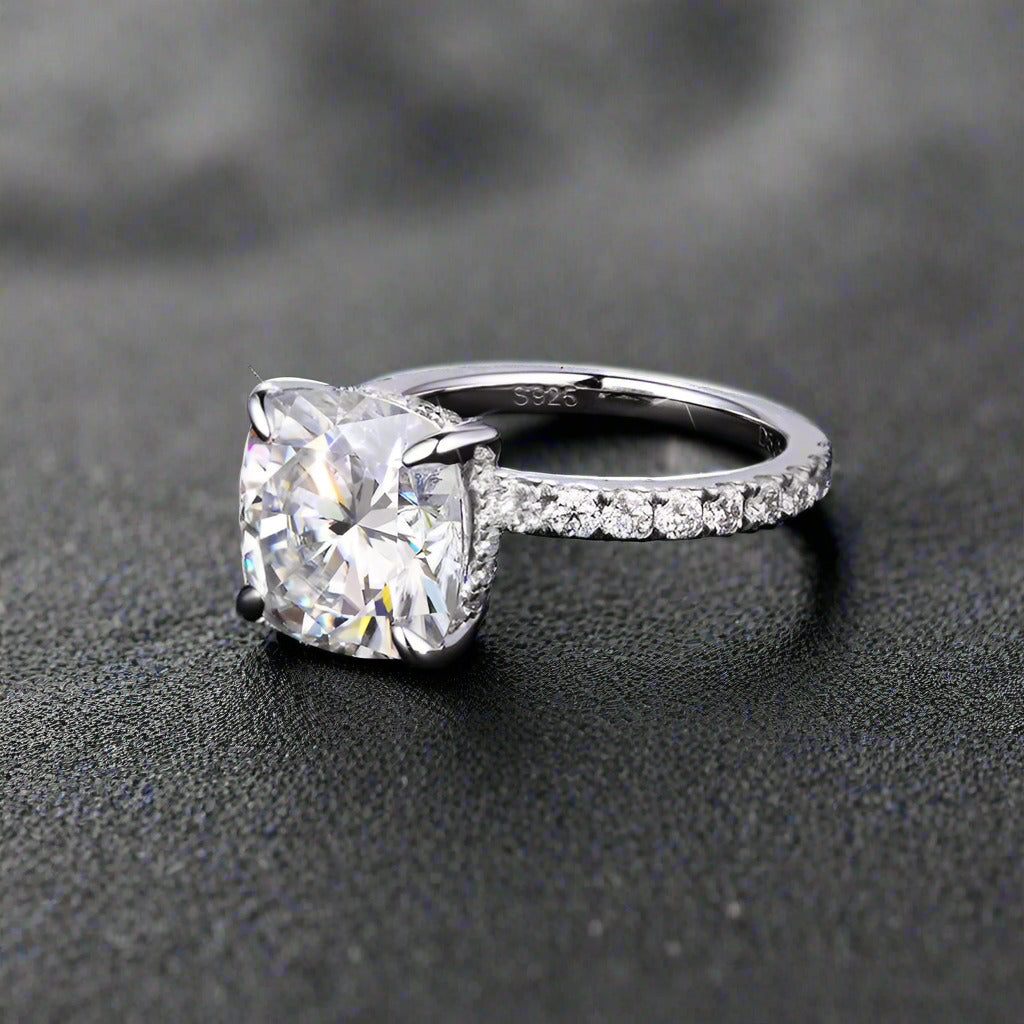 5.0 Cushion With Halo & Pavé